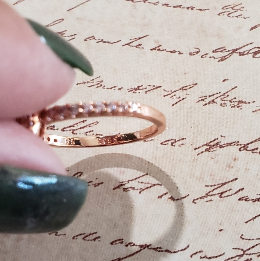 𝅺rose gold ring - Picture 8 of 8